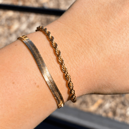 Pythia Herringbone Chain Bracelet